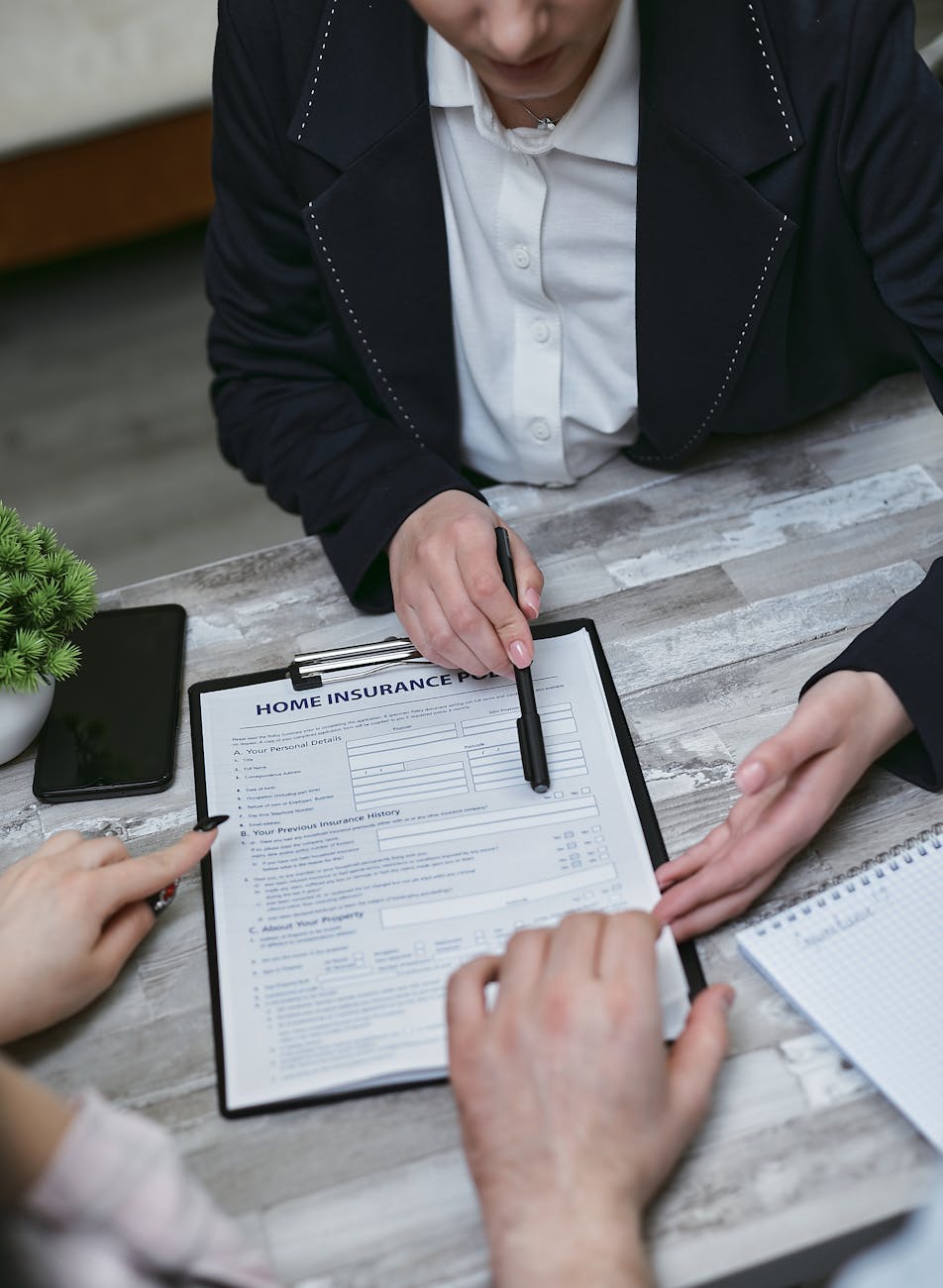 Why Working with an Independent Health Insurance Agent in Houston Saves You Money